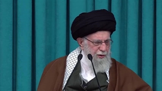 14031114: دیدار شرکت‌کنندگان در مسابقات بین‌المللی قرآن با رهبر انقلاب