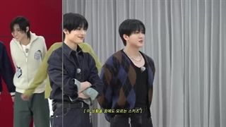 برنامه دبیو گروه KickFlip به نام KickFlip Debut Lecture قسمت 2 با حضور چانگبین و آی‌ان (SKZ) + زیرنویس فارسی