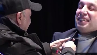 شوخی‌های رضا عطاران و عباس جمشیدی‌فر با کراوات در نشست خبری فیلم «صددام»