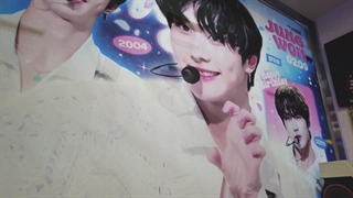 تولد لیدر انهایپن....امروز اطراف ساختمان هایب سئول.....