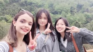 دختر ایرانی  که در چینی  زندگی مکند