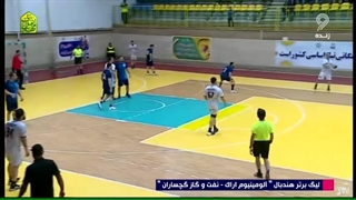 دیدار تیم های آلومینیوم اراک و نفت و گاز گچساران در لیگ برتر هندبال