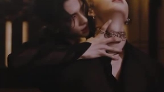 کریستوفر و نقشِ راک‌استارِ روانی موزیک همه رو میکشه کوچیک و بزرگم نداره.......