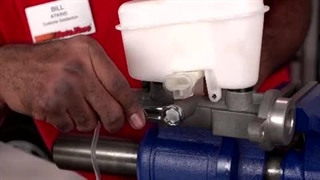 نحوه تخلیه سیلندر اصلی و سیستم ترمز