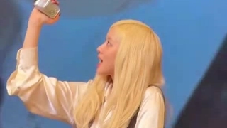 تولد رزی ، زن زیبا و خوشگل و بهترین بایسم مبارک کپ