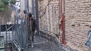 بتن ریزی فونداسیون 160 متری گذر باریک  قواره پشت محدوده نیکنام