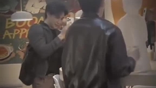 نیاز به یکی عین جونگ ….. ولی من اونیم که از همه عکس میگیره