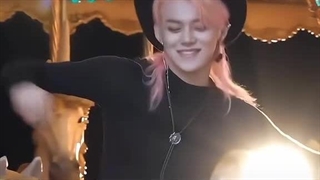 من و یونجون نامزد کردیم : خنده کپشن