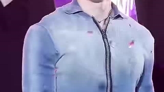 فنکم بنگ چان در اجرای آهنگ lalalala از استری کیدز ( درخواستی )