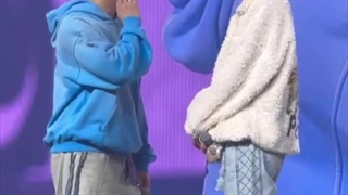 الان چانگبین به سونگمین گفت کیوت؟؟؟؟؟ جوری که خودشونم باورشون نمیشه