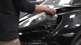 فرآیندهای تخصصی صافکاری و نصب کاور پورشه کاین