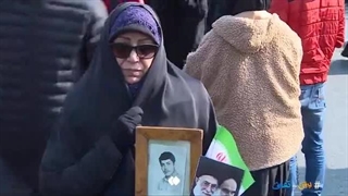 بدون تعارف با مردم شرکت کننده در راهپیمایی 22 بهمن 1403