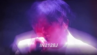 جیسونگ سولوی چان رو اجرا کرد و گفت چون تتو داره کمپانی اجازه نداده مثل چان لباسش رو دربیاره.صداشش