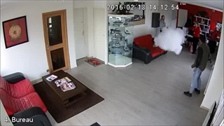 فیلم عملکرد دستگاه های مه ساز امنیتی