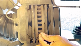 تعویض لنت ترمز جلو لندکروز پرادو 2016