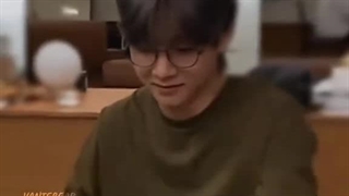 تهیونگ حتی ورژن نردش هم جذابه.