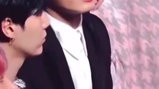 مومنت قدیمی بلک پینک و بی تی اس