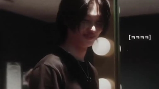 فلیکس لی دستش شکسته