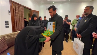 حضور کاروان خدام حرم مطهر رضوی در منزل شهید عماد مغنیه