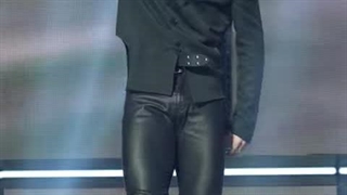 فنکم لینو در اجرای آهنگ maniac از استری کیدز ( درخواستی )