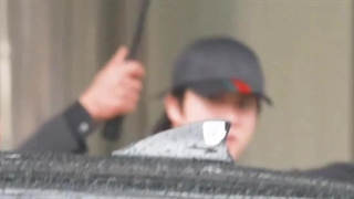 ویدیو های منتشر شده از جین در کنسرت جیهوپ پارت6