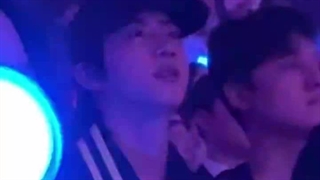 ویدیو های منتشر شده از جین در کنسرت جیهوپ پارت7