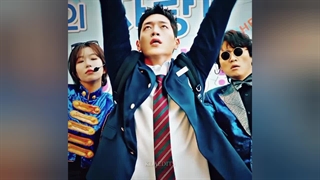 وقتی خجالت میکشی اما باید برقصی:خنده: (فقط اونجا که چشماشو بست از خجالت ولی بعد رفت تو حس:خنده:) سریال دبیرستان مخفی