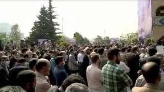 از آن سوی خندق آمد، وقتی کسانی از این سو می روند