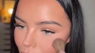 رژگونه گلوویش هدی بیوتی