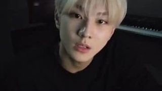 لایو امروز جونگوون با زیرنویس فارسی (24.3.2025)......می خواد موهای بلندشو ازمون بگیره...عرررررر...میشه بعدی رو صورتی کنه...خنده