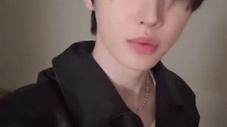 تیک تاک سونگهون اووووووو به نظرم موقع ولاگ گذاشته بگه چه داداش خفنیه....خنده.....ممنون میشم برین کپشن