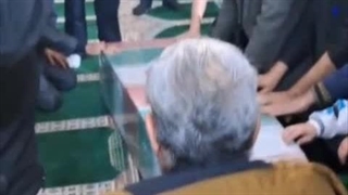 شهیدان زنده اند الله علیها