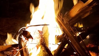 دکلمه زیبای با من رازی بود احمد شاملو، با صدای مهرشاد اصلاح پذیر