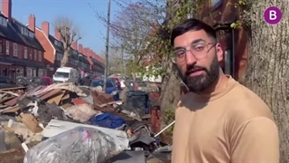 در حالی که ساکنان بیرمنگام با جاده پاک «موش در خانه» که توسط زباله مسدود شده است، عصبانیت ها شعله ور می شود