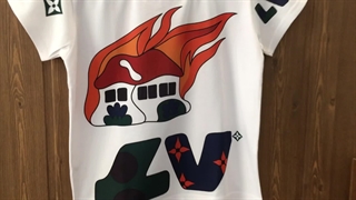 تیشرت سفید طرح خاص خانه در آتش