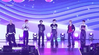 اجرای اهنگ های BTHB + XO + Bite Me + Karma + GBGH انهاین در Trend wave festival اینچئون(fullcam) کپشن