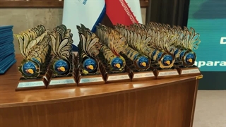 کلیپ آیین تجلیل از کارگران نمونه شرکت پتروشیمی شازند به مناسبت روز جهانی کار و کارگر