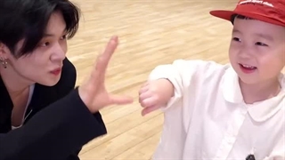 ته ها امروز با یونجون دنس رفتن (طوری که خوردنین)