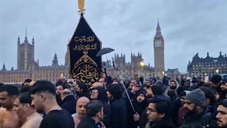 دسته انبوه سوگواران حسینی کشور پاکستان در لندن !!