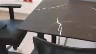 طراحی و تولید میز و صندلی اداری بامو