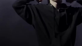 حاضرم خودمو برای موهاش،قیافش،صداش،رقصیدنش،بدنش،لباساش،طرز ایستادنش بکشم