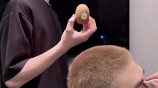 هیونجینِ کله کیوی‌ (ادیتی که آپلود نشده³)