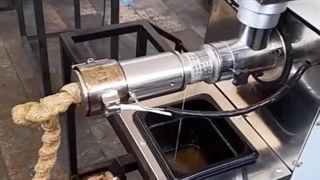 دستگاه روغن گیر کالیبر ۳۵ پرس سرد مناسب کار در منزل عطاری محصولات ارگانیک انلاین شاپ