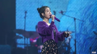 اجرای آیو کنسرت میلان/rain drop by iu