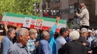 فیلمی از تشییع شهید جنگ 12 روزه محمدحسین سواری و سایر شهدا در اهواز