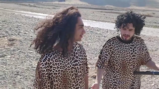 انسان های اولیه شدیم و با کمترین امکانات سلاح درست کردیم