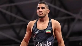 رحمان عموزاد برترین کشتی‌گیر آزاد در سال 2025