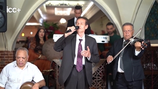 اجرای زیبای حسن نصیری در رستوران دیوان واقع در میدان فردوسی  سر لاله زار نو .مجری و تهیه کننده حمید مهدوی