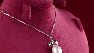 گردن آویز مروارید فرشته با زنجیر