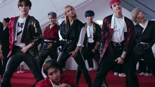 Stray Kids "Back Door" M/V